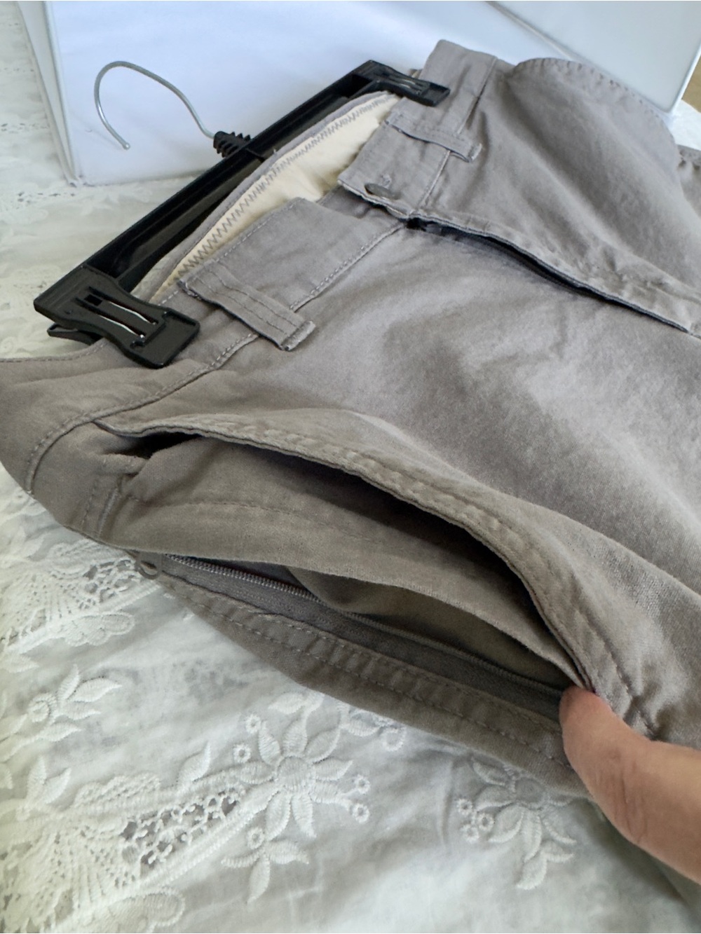 Columbia Men's Classic Khaki Chinos - Gray